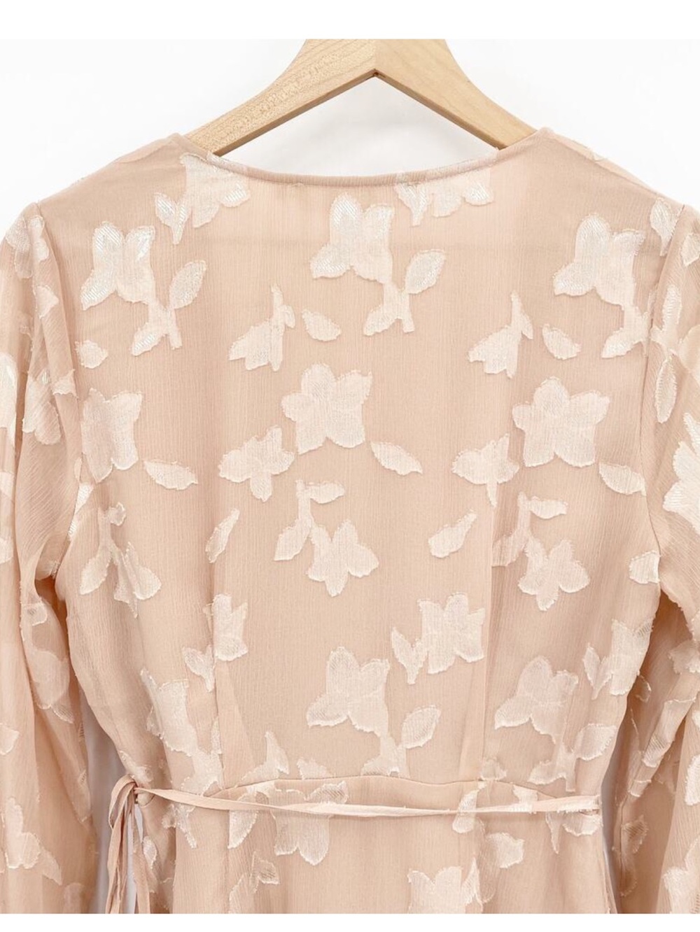 Astr Women's Blush Floral Wrap Mini Dress Size M - Picture 5 of 12